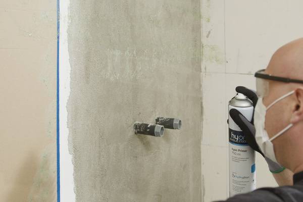 2. Schritt: Primerspray auftragen