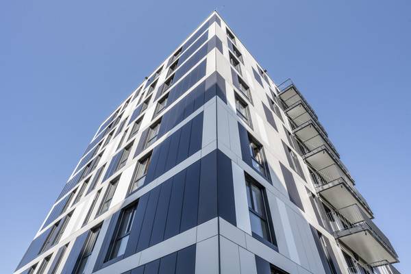 Die Verfügbarkeit in fast allen RAL Tönen sorgt für große kreative Freiheit bei der Realisierung von ausdrucksstarken Fassaden.