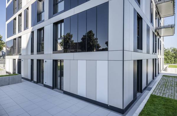 In Kombination mit anderen Baumaterialien wie Stein, Holz bzw. Ziegeln gelingen ausdrucksstarke Statements