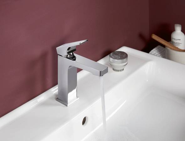 Zwei klassische Standarmaturen gibt es von Architectura.