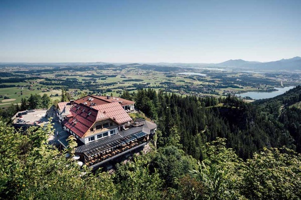 Königlicher Ausblick: Das Burghotel Falkenstein.