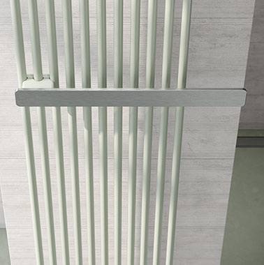 Kermi Pio plus mit Handtuchbügel Edelstahl gebürstet.