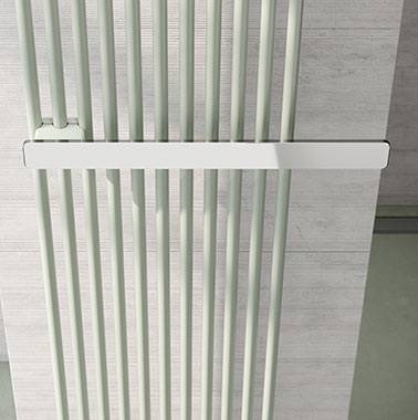 Kermi Pio plus mit Handtuchbügel Edelstahl poliert.