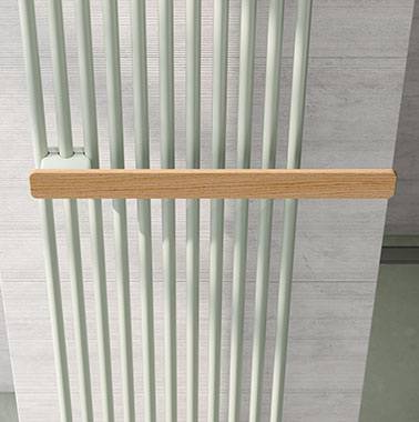 Kermi Pio plus mit Handtuchhalter aus Holz.