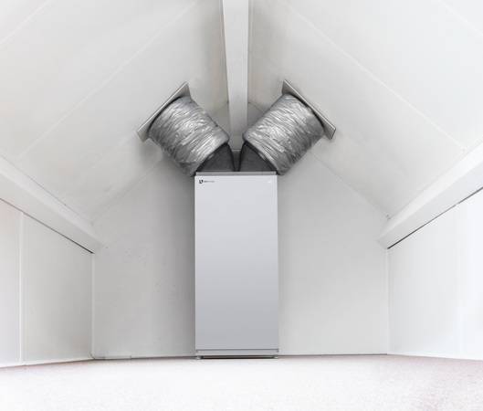 Paros Wärmepumpe in der Dachschräge.