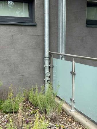 In den nicht gefährdeten Abflüssen sind Revisionsklappen verbaut. In den nicht gefährdeten Abflüssen sind Revisionsklappen verbaut.