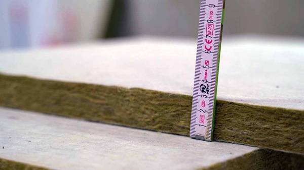 Bei HECK Inneo genügen genau zwei Dämmstoffstärken. Mit 30 mm wird der Mindestwärmeschutz bei nahezu allen monolitischen Bestandsgebäuden erreicht, mit 60 mm Dicke bei über 80 % sogar die Förderung von Baudenkmälern. Bei HECK Inneo genügen genau zwei Dämmstoffstärken. Mit 30 mm wird der Mindestwärmeschutz bei nahezu allen monolitischen Bestandsgebäuden erreicht, mit 60 mm Dicke bei über 80 % sogar die Förderung von Baudenkmälern.