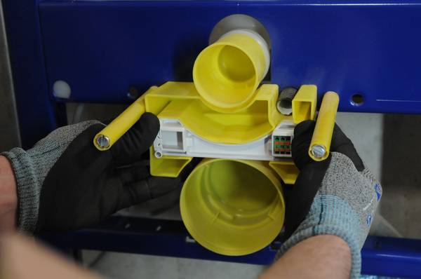 Für eine vorausschauende Badplanung wurde in alle Unterputzspülkästen im Haus die Geberit Power & Connect Box integriert, sodass Stromanschlüsse am WC verfügbar sind.