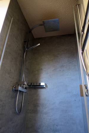 In nur einem Tag fertiggestellt – die Duschnische im neuen Look.