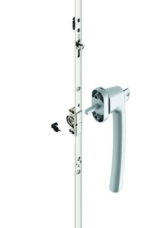 Der an der Außenseite des Getriebekastens und damit unsichtbar angebrachte Anbohrschutz verhindert, dass das Getriebe angebohrt und der Beschlag aufgeschoben werden kann.