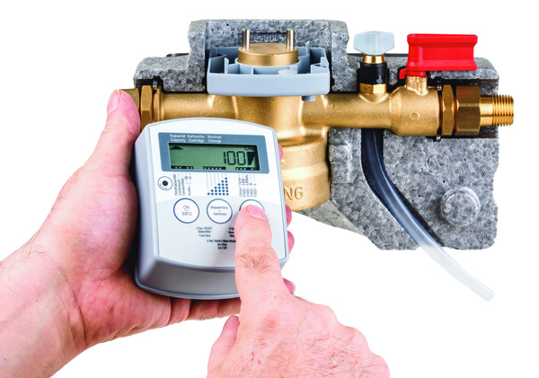 Die VE300S Behandlungseinheit bietet eine hochautomatisierte Steuerung für maximale Effizienz und Anlagenschonung. Leicht in bestehende Anlagen integriert, berechnet und überwacht es die Wasseraufbereitung.