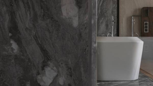 Neben Holz kommt vor allem Naturstein zum Einsatz.