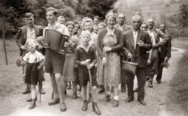 Wandertag der Hansgrohe-Mitarbeitenden in den 1920er Jahren.