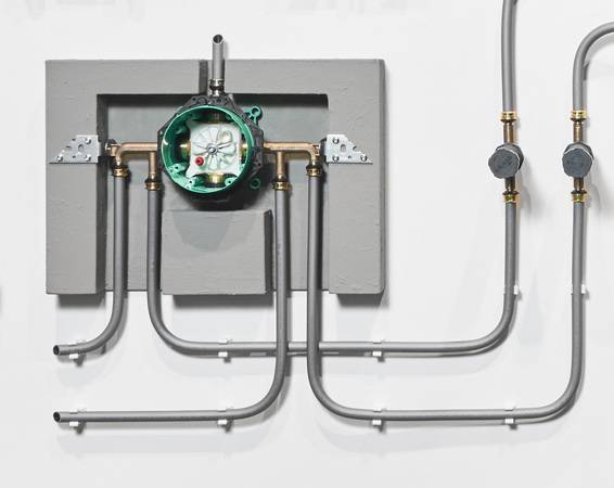 Auch für Unterputzarmaturen gibt es die passenden Lösungen zur Vermeidung von schädlicher ­Wärmeübertragung.