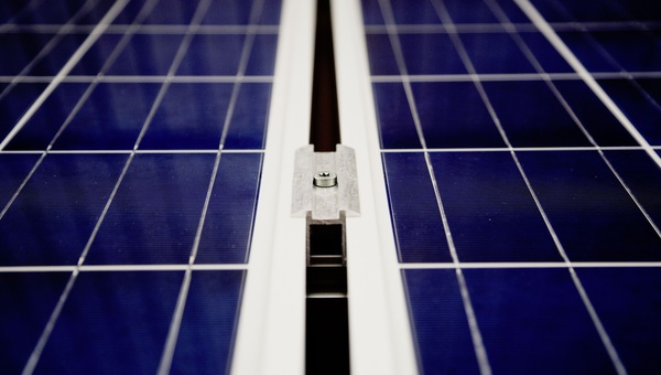 Typische Fehler bei Installation von Photovoltaik-Modulen vermeiden
