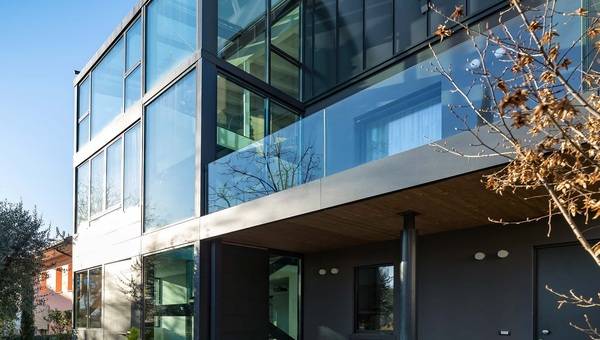 Fertighaus Deluxe: Moderne Stadtvilla in Venetien 