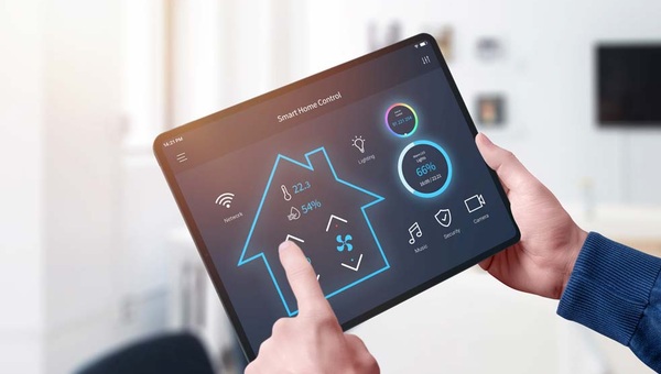 Smart-Home-Anwendung auf dem Tablet