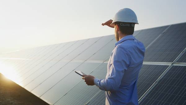 Solarjahr 2023: Das erwarten Installateure und Projektierer