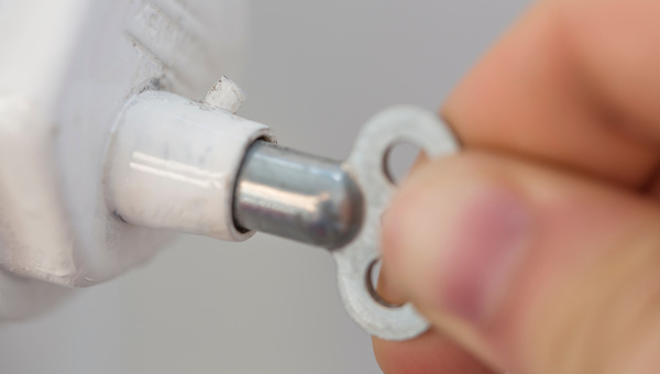 So entlüften Sie die Heizung richtig: 4 Tipps