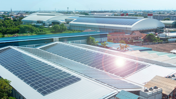 Marktneuheiten: Wechselrichter für große PV-Anlagen