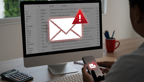 Manipulierte Rechnung in E-Mail: Wer haftet für den Schaden