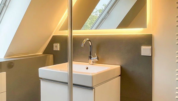 So passt ein Kleinbad ins Dachgeschoss