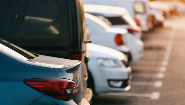 Parken in deutschen Städten: Rechtliche Fakten und Regeln  Parken in deutschen Städten: Rechtliche Fakten und Regeln