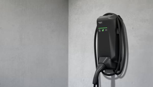 Solarwatt startet Auslieferung der bidirektionalen Wallbox