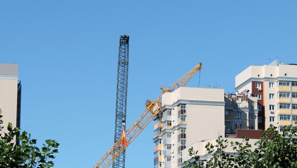 Baustelle: Wer haftet, wenn der Kran umfällt