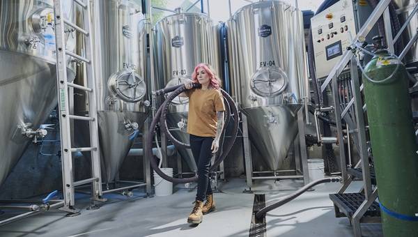 Carhartt: Neue Workwear-Kollektion für Frauen im Handwerk