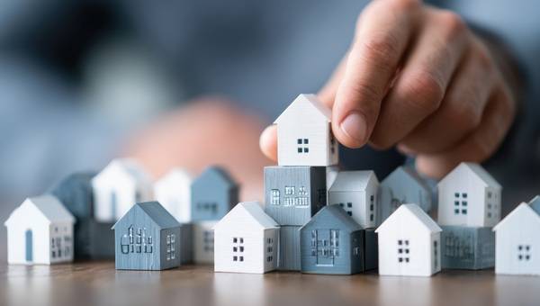 Neuer Praxisguide unterstützt energetische Sanierungen in WEGs