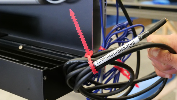 TS Aluminium: Lamellendächer mit integrierter Elektronik vereinfachen Montage