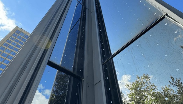 Seen Vogelschutzmarkierungen Axel-Springer-Haus