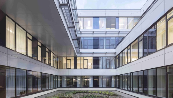 Brandschutzglas in Gesundheitseinrichtungen: Sicher, ästhetisch, hygienisch