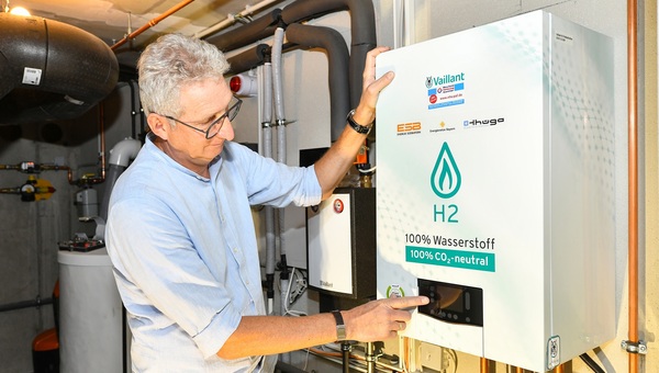 Erstes deutsches Wasserstoffnetz im Regelbetrieb: Vaillant liefert H2-Heiztechnik