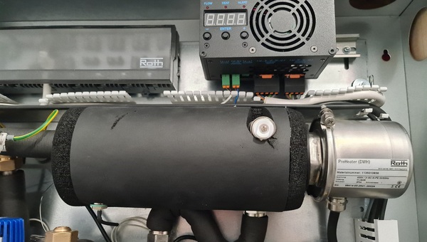 Wohnungsstation mit Preheater zur Trinkwassererwärmung
