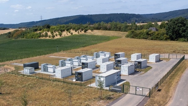 Batteriegroßspeicher, wie hier im rheinland-pfälzischen Föhren, spielen eine wichtige Rolle für die Stabilität des Stromsystems. 