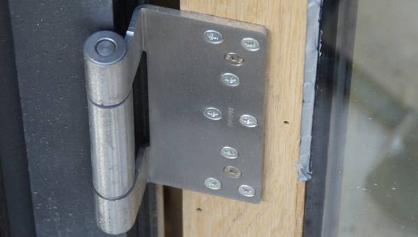 Einbruchhemmende Bauteile: Nicht immer fachgerecht montiert Einbruchhemmende Bauteile: Nicht immer fachgerecht montiert