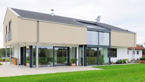 Ausgeklügelte Laufwagentechnik für Hebe-Schiebetüren Ausgeklügelte Laufwagentechnik für Hebe-Schiebetüren