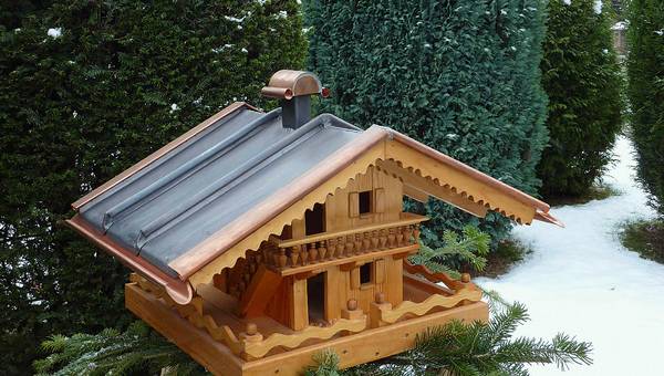 Die schönsten Vogelfutter-Häuser von Klempnern