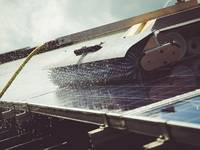 Neuer Roboter SolarCleano reinigt Solarmodule