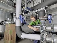 Kälteleitungen richtig dämmen: Feuchteeintrag muss verhindert werden 