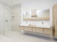 AGC Interpane: Dieses Duschglas bleibt dauerhaft sauber