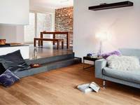 Fußbodenheizungen können problemlos in Verbindung mit Holzböden eingesetzt werden. Für ein effizientes System sollten dabei allerdings einige Besonderheiten beachtet werden.