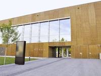 Mensa Garching mit Holz-Glas-Fassade und Verbinder von Knapp