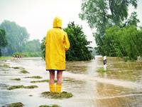 Starkregen und Hochwasser: Was zahlt die Versicherung? 