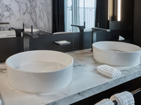 Schwarze Armaturen und Accessoires im Designhotel