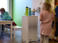 So halten Sie die Raumluft im Winter zu 99,995 Prozent virenfrei