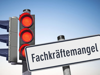 KfW-ifo-Barometer: Fachkräftemangel nimmt im Frühjahr deutlich zu