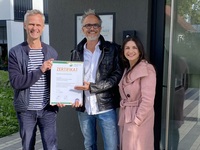 Übergabe zertifikat Praxis Nothelfer